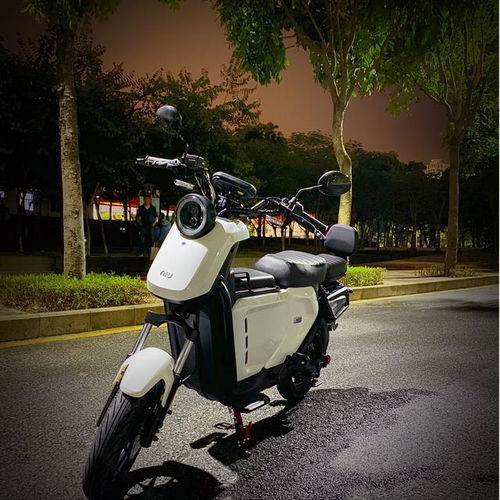 小牛電動車uqi b白色 青春版 個人喜好升級配件清單